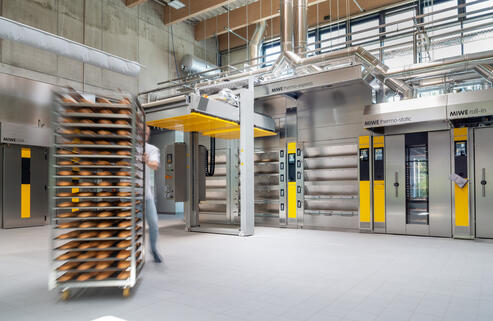 Neben der gesamten Technik für die zentrale Produktion steht in unserem MIWE live baking center selbstverständlich auch das gesamte Produktportfolio für das Ladenbacken für ausgiebige Tests zur Verfügung.