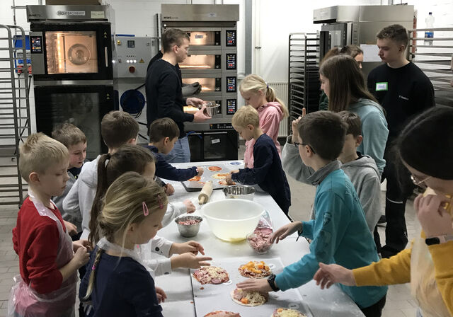 Bunte Plätzchen statt Schulbank