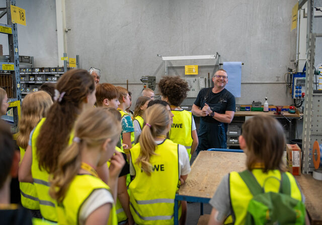 Meiningens Grundschüler auf Entdeckungstour bei MIWE